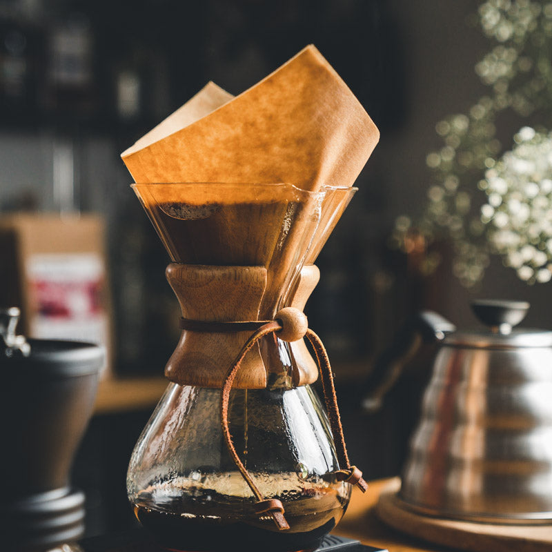 Filterkaffeezubereitung in der Chemex