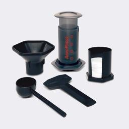 Aeropress Kaffeezubereiter in schwarz